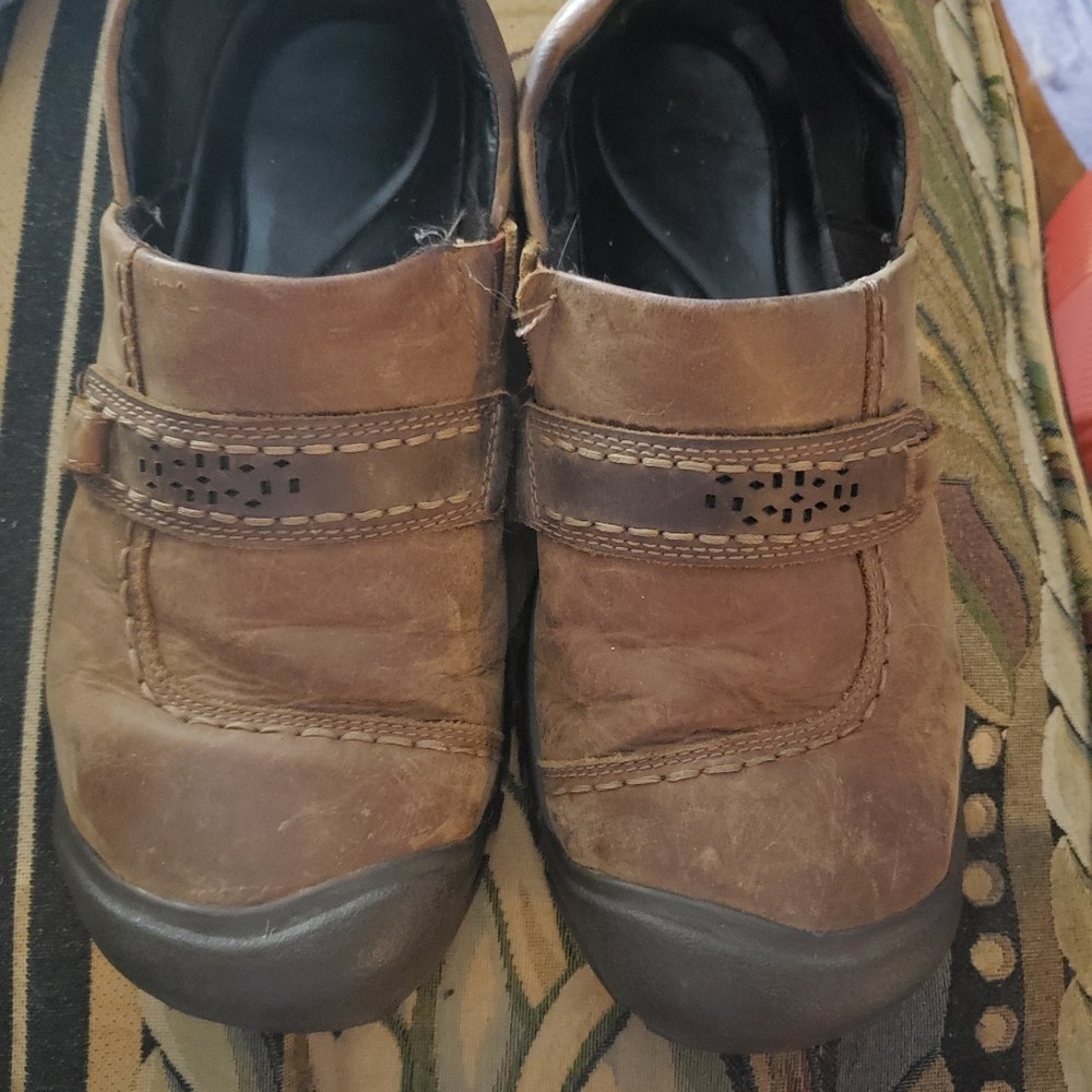 Size woman 9 keen brown leather shoes